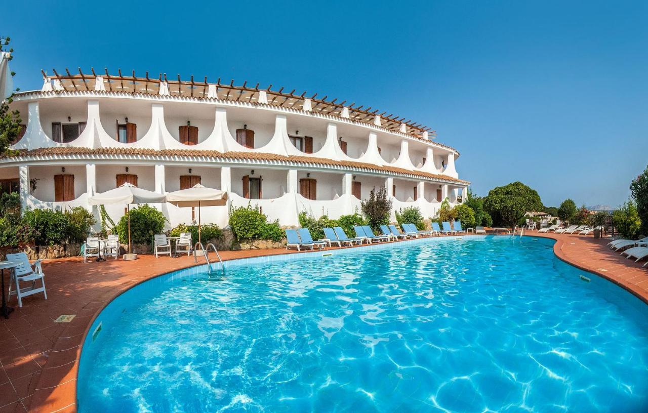 Hotel Punta Est Baja Sardinia Exteriör bild