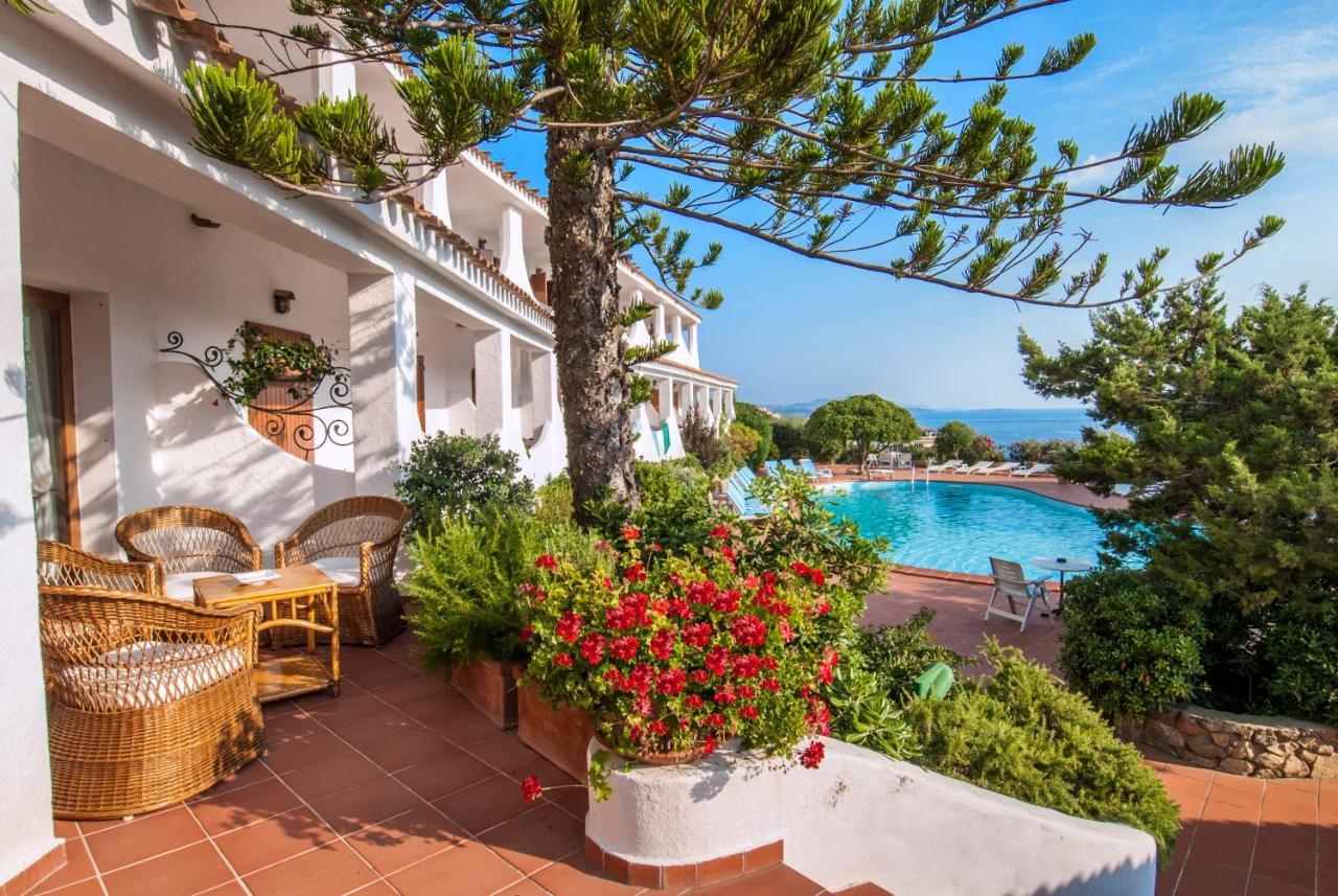 Hotel Punta Est Baja Sardinia Exteriör bild