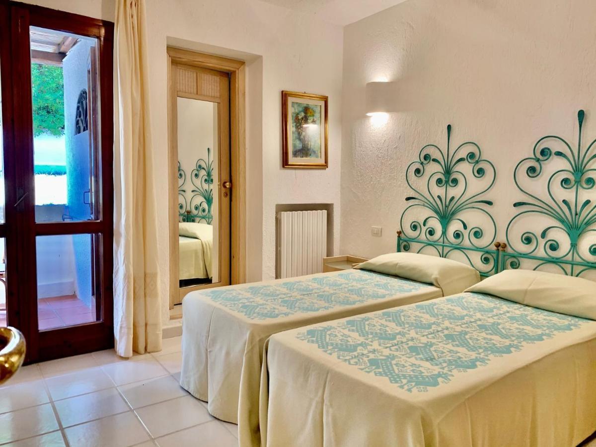 Hotel Punta Est Baja Sardinia Exteriör bild