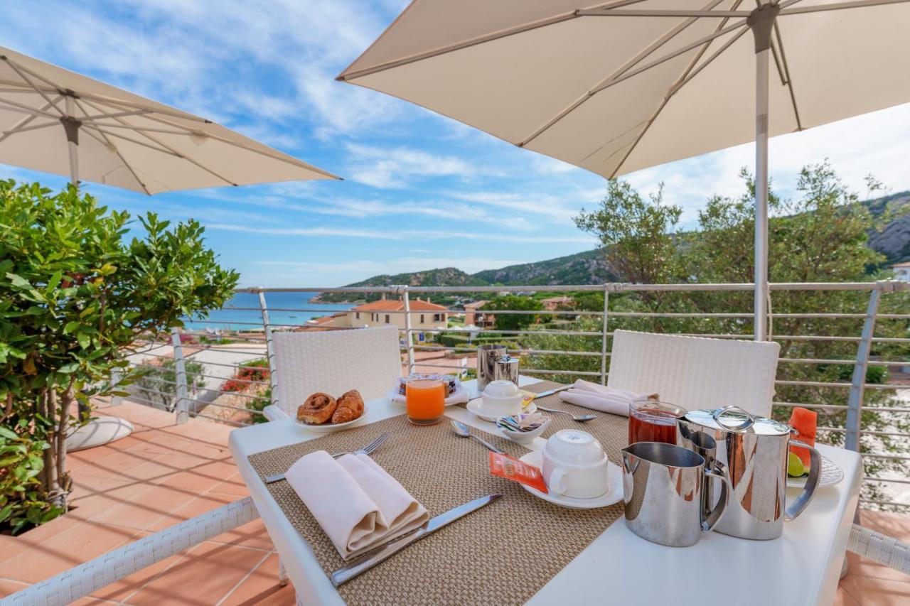 Hotel Punta Est Baja Sardinia Exteriör bild
