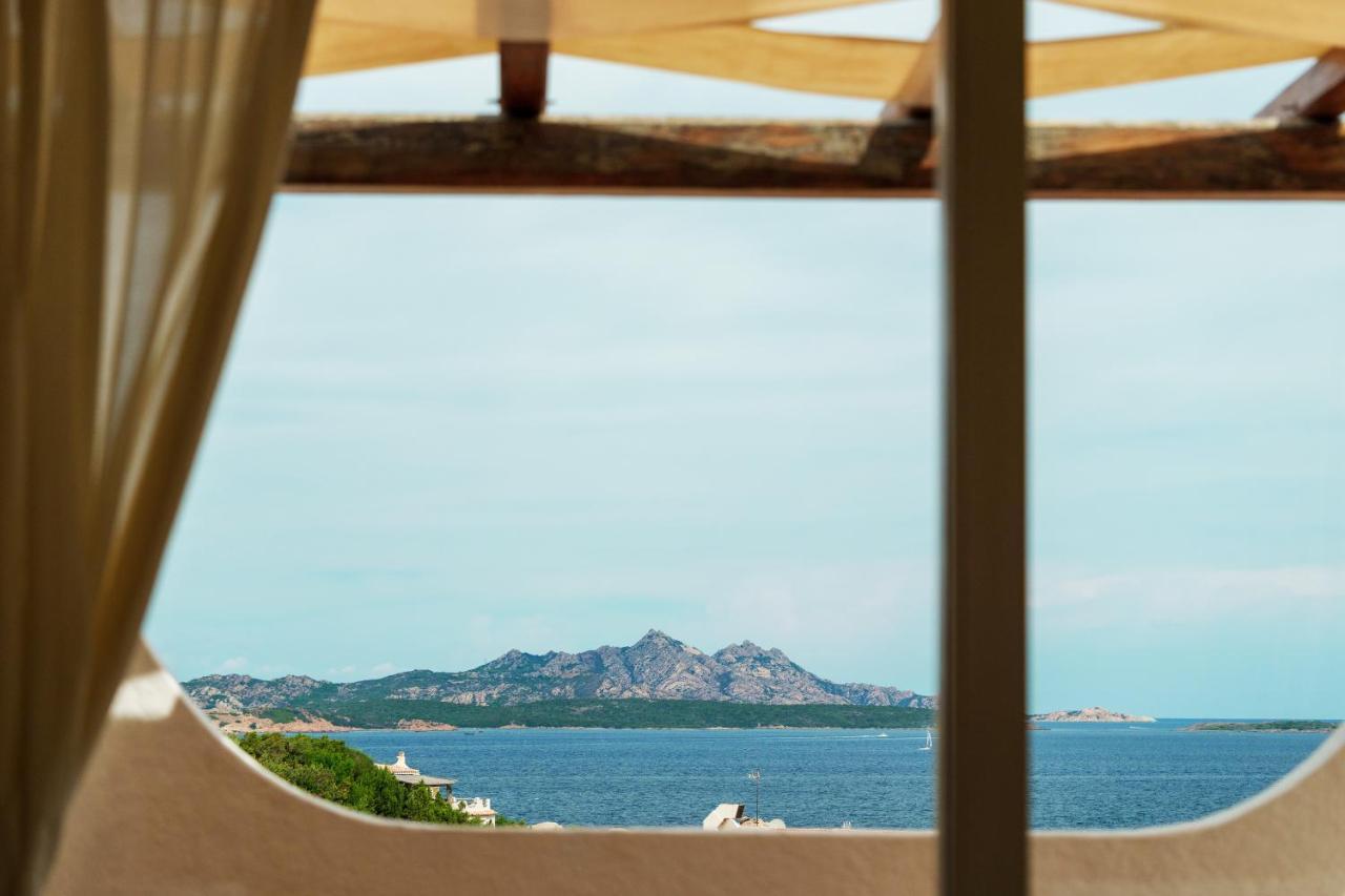 Hotel Punta Est Baja Sardinia Exteriör bild
