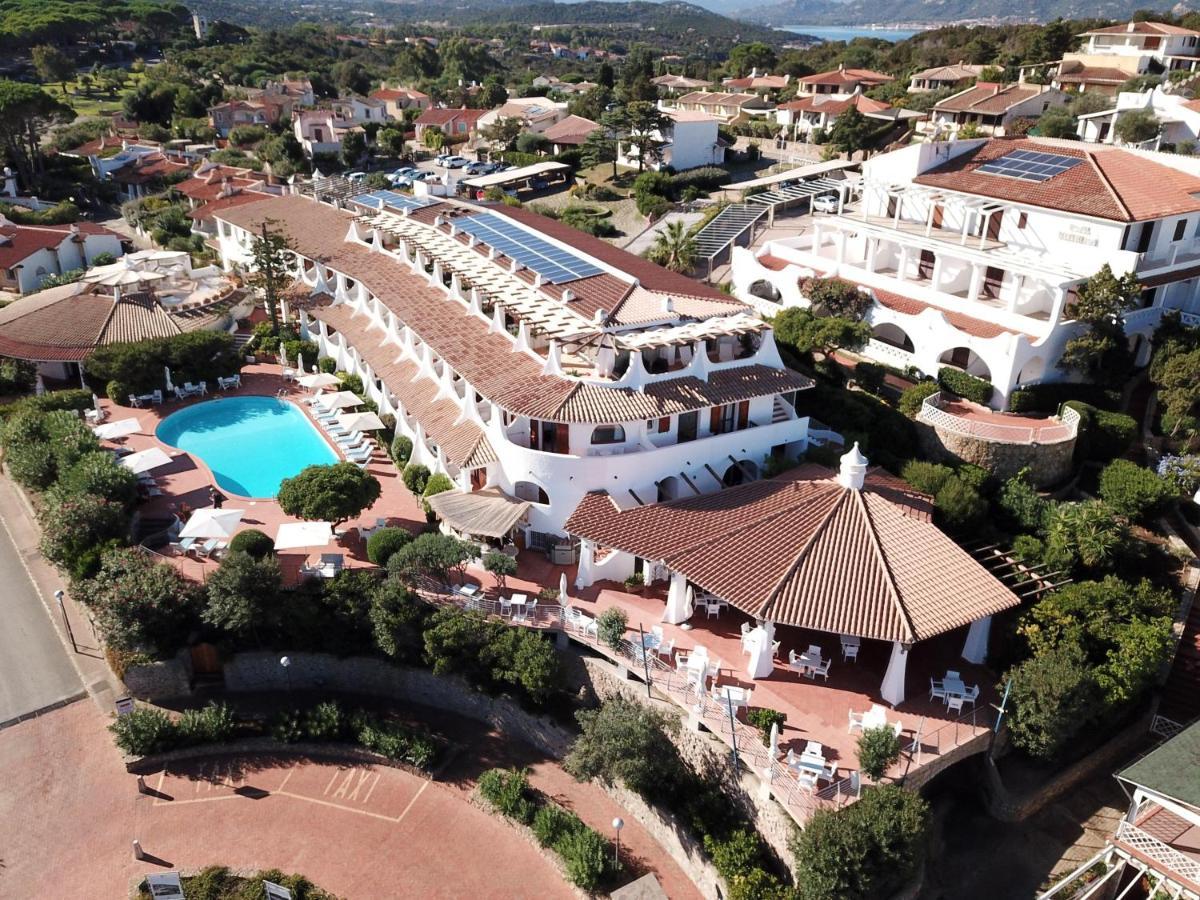 Hotel Punta Est Baja Sardinia Exteriör bild