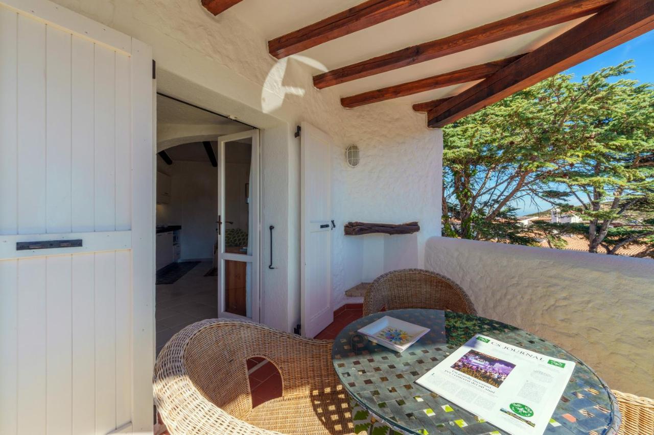 Hotel Punta Est Baja Sardinia Exteriör bild