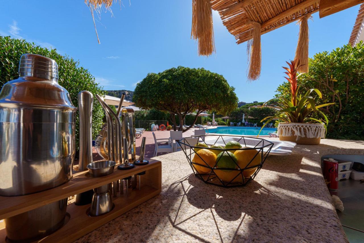Hotel Punta Est Baja Sardinia Exteriör bild