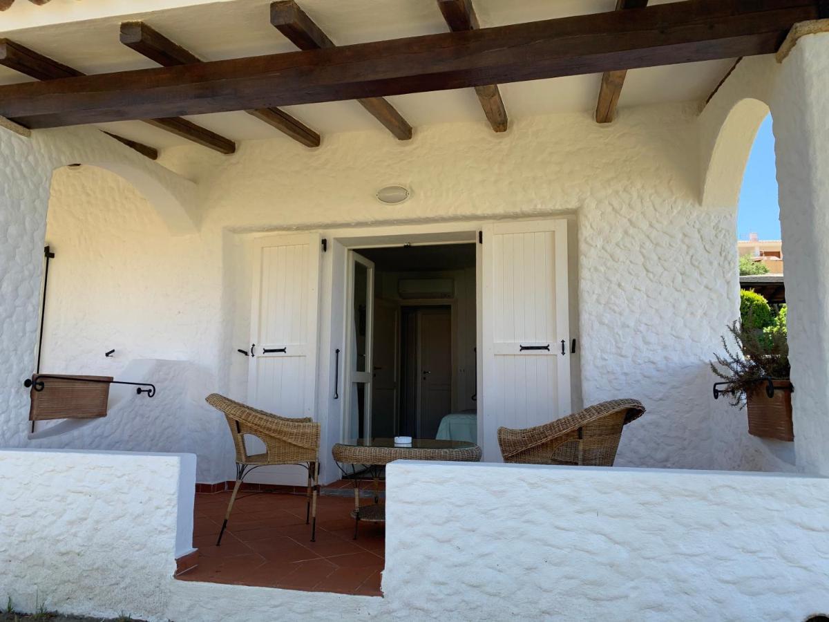 Hotel Punta Est Baja Sardinia Exteriör bild