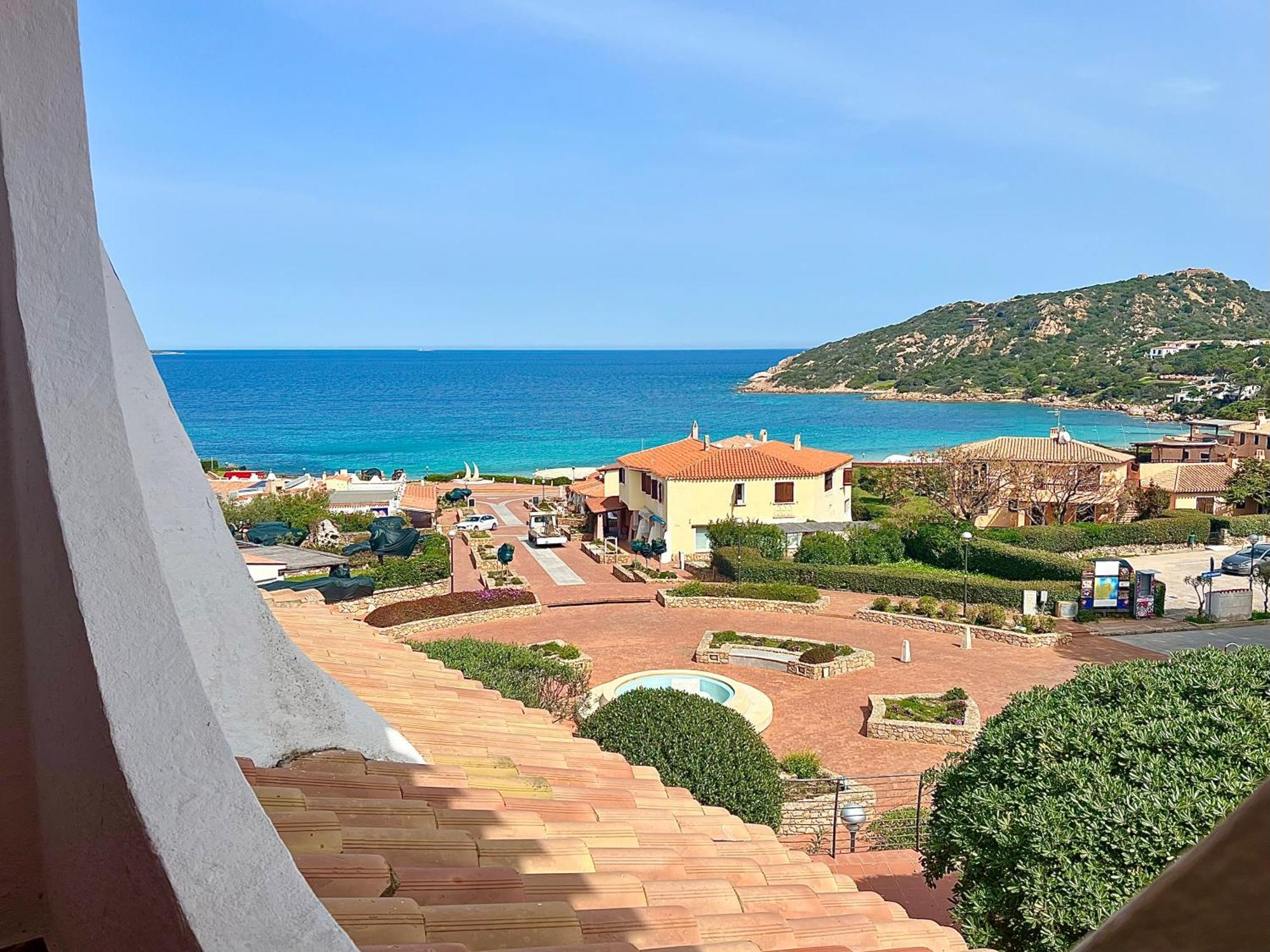 Hotel Punta Est Baja Sardinia Exteriör bild